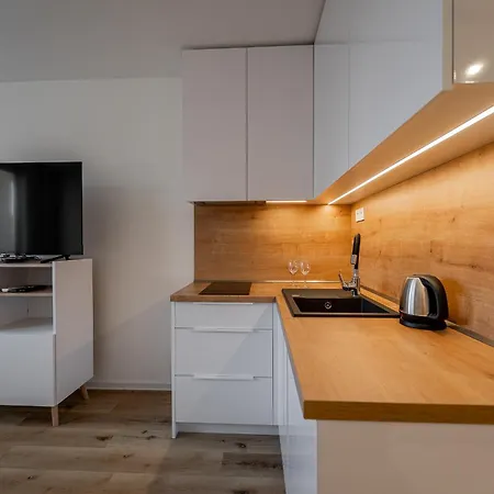 Lägenhet J Komfortny Na Skok Od Centra